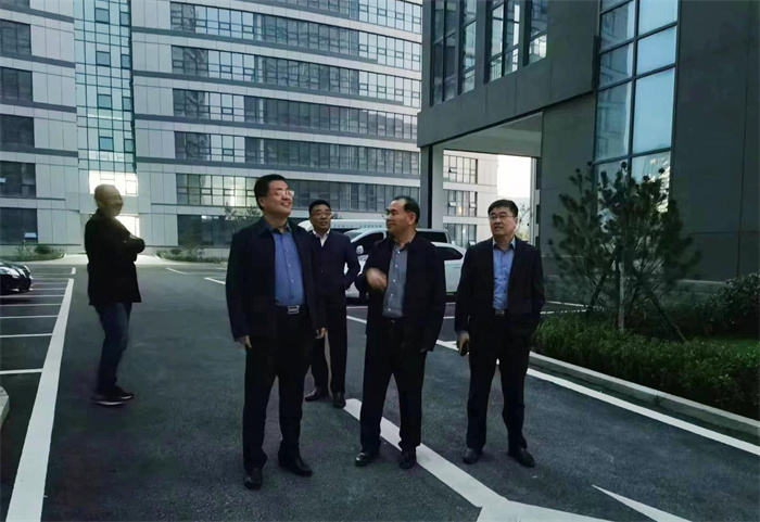 莘縣縣政府領(lǐng)導(dǎo)考察勁牛集團