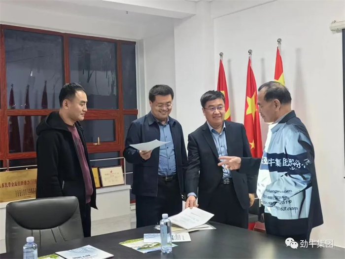 參觀了公司微生物實驗室
